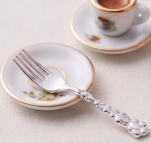 Elegant Metal <b>Dessert</b> <b>Fork</b> With Ornate Handle High Mirror Polish Flatware Set For Home Hotel And Kitchenware Set - Product Image 2