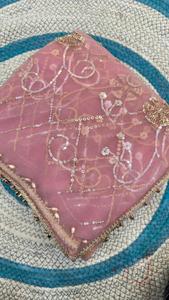 Sari indien traditionnel ethnique de créateur pour mariage, avec broderie en résille lourde et travail de sequins, pour femme, coupe tendance - Product Image 3