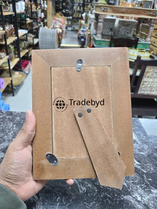 Marco de Fotos Creativo y Elegante con Incrustaciones de Resina Hecho a Mano con Acabado Brillante de Calidad Premium por Tradebyd - Product Image 4