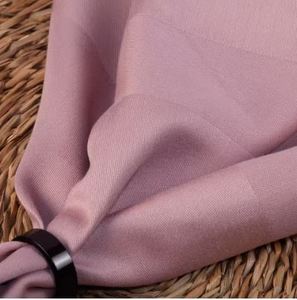 Serviettes de table en satin pour fêtes, nappes de table à bordure en satin, serviettes de banquet à bordure en satin, linge de table pour événements hôteliers - Product Image 2