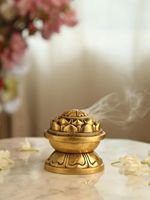 Brûleur d'encens en métal élégant et moderne avec couleurs personnalisables, durable et écologique pour la décoration de temple, l'aromathérapie et la relaxation