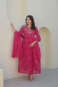 Traje de Algodón Rojo para Mujer, Bordado, de Secado Rápido, Largo hasta la Rodilla, Corte en A, con Dupatta, Ajuste Regular, Estilo Tradicional, para Diwali, Primavera y Otoño - Product Image 4