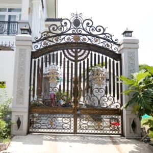 Diseño CAD personalizado, puertas de entrada modernas y sencillas de hierro forjado, de lujo para villas, con puerta corredera, fabricadas en Vietnam. - Product Image 1