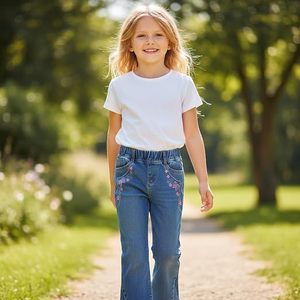 Girls High <b>Waist</b> Wide Leg Denim <b>Jeans</b> <b>with</b> Heart Patch Decoration Loose Fit Full Length Colored Wash Spring Style - Product Image 2