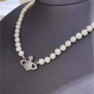 Offre Spéciale Collier de Perles d'Eau Douce Polyvalent pour Femme, Chaîne de Clavicule Ciel Étoilé Style Célébrité, Pendentif Tendance DIY Polyvalent - Product Image 1