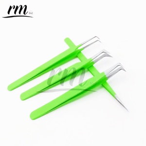 Pinzas Profesionales RMI de Acero Inoxidable con Punta Plateada y Agarre Liso para Extensiones de Pestañas, con Logotipo Personalizado - Product Image 1