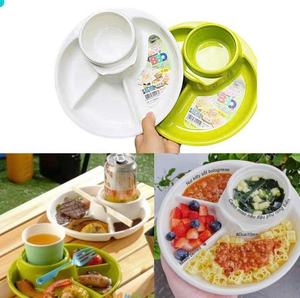 Bandeja Redonda de Plástico OEM con Compartimentos y Recipiente Central para Salsas, Ideal para Aperitivos de Barbacoa y Fiestas - Product Image 4