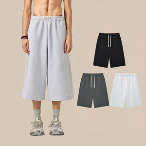 Shorts Capri Unisexe Streetwear en Toile Unie 100% Coton pour Homme, Coupe Ample, Fermeture à Cordon, Taille Mi-Haute Décontractée - Product Image 5