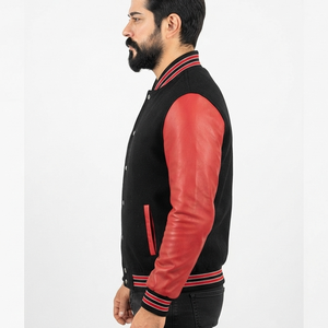 Blouson universitaire noir tendance pour homme, personnalisé OEM, avec manches en cuir rouge, col montant color block, fermeture boutonnée, collection 2026 - Product Image 5