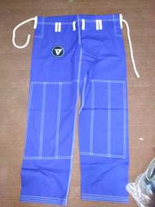 Kimono de Jiu-Jitsu Brésilien Personnalisé Brodé 100% Coton 460g Respirant Séchage Rapide - Product Image 3