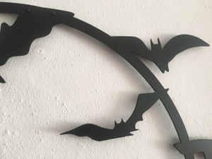 Decoración de Pared Metálica Circular con Diseño de Murciélagos, Temática de Halloween, Decoración Colgante Espeluznante para la Entrada del Hogar, Decoración de Pared de la India - Product Image 4