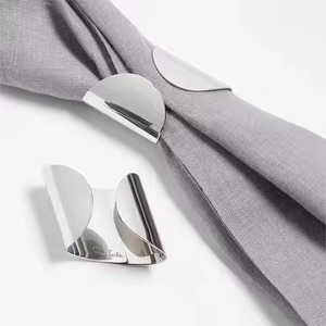 Anneau de serviette en métal au fini élégant, accessoire décoratif pour table à manger, idéal pour les mariages, les fêtes, les hôtels et les restaurants - Product Image 5