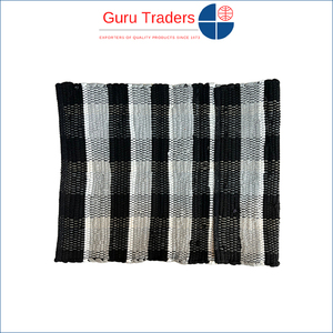 Fabricante y exportador de renombre que vende alfombrillas de puerta Chindi antideslizantes y reversibles lavables de alta calidad para compra a granel - Product Image 2