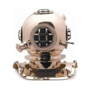 Casque de plongée en cuivre, accent héritage marin pour la décoration nautique, les environnements côtiens et la présentation de collection - Product Image 2