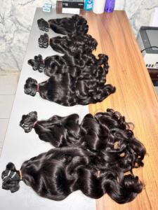 Cheveux indiens bruts non traités, texture Deep Wave, alignés aux cuticules, provenant d'un seul donneur, cheveux humains indiens de temple, cuticules alignées - Product Image 3