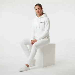 Conjunto Deportivo Informal con Capucha y Mangas Largas Blancas para Mujer, con Bolsillos Laterales y Logotipo Personalizado - Product Image 5