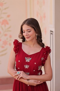 Robes Anarkali pour femmes, dernières tendances, pour mariages et festivals, avec broderies lourdes de sequins et de perles multicolores, en tissu Faux Blooming. - Product Image 6