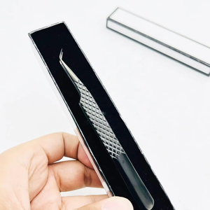 Pinzas Personalizadas para Extensiones de Pestañas de Acero Inoxidable Negro Mate a 45 Grados, Pinzas para Cejas con Logotipo Personalizado - Product Image 5