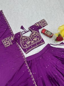 Conjunto de Lehenga Choli de Seda Vichitra Morada Bordada con Lentejuelas y Dupatta, Traje Tradicional para Bodas y Fiestas para Mujer - Product Image 3