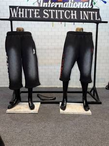 Pantalones Capri Deportivos de Algodón Sólido para Hombre White Stitch Intl, Cintura Media Elástica, Casuales, con Franja Lateral y Logotipo en la Pierna Izquierda - Product Image 4