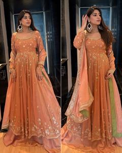 Robe longue de soirée et de mariage exclusive pour femme, style indien, en Georgette de créateur, infroissable, anti-UV, séchage rapide, avec sequins - Product Image 2