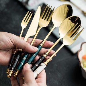 Serie de cubiertos de alta gama impregnada de autoridad, diseñada para dominar las marcas premium en los mercados globales. - Product Image 4