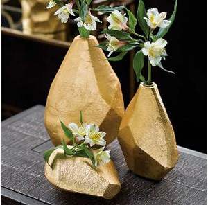 Magnifique vase en métal pour offrir en cadeau, avec de délicats détails artisanaux - Product Image 6