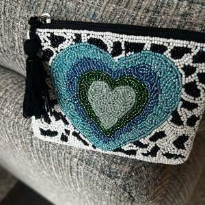 Porte-monnaie élégant et tendance avec broderie à la main, design perlé de qualité supérieure, motif Tigre unique et raffiné - Product Image 6