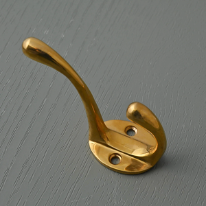 Gancho Doble de Pared de Metal con Acabado de Latón Antiguo, Gancho Decorativo Resistente para Abrigos, Gancho de Pared Vintage para Ropa y Bolsos - Product Image 4