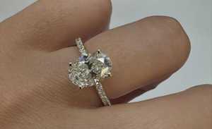 Anillo de compromiso de oro macizo de 14K y 18K con diamante de laboratorio ovalado de 2.50 quilates, engaste pavé, solitario clásico, para mujer, uso diario - Product Image 4