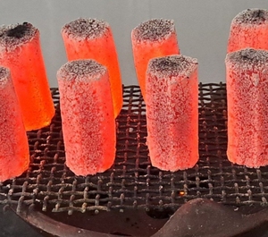 Las Mejores Briquetas de Carbón Vegetal Hechas a Máquina con Cáscara de Coco (Forma Hexagonal) para Barbacoa, Hechas con Materias Primas de Indonesia - Product Image 3