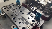 Matrice de poinçonnage progressive de haute précision 0,15 mm en acier au silicium pour stator de moteur de drone, destinée aux fabricants de moules de drones de course FPV