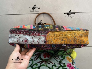 Banjara กระเป๋าหนังนิ่มสำหรับผู้หญิง, กระเป๋าคนส่งเอกสารทำมือปักลายโบโฮอินเดียวินเทจ - Product Image 4