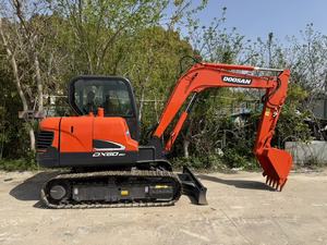 Mini-excavatrice Doosan DX60-9C d'occasion de haute qualité, 6 tonnes, avec pompe hydraulique, moteur à engrenages et roulement, efficace et fiable - Product Image 3
