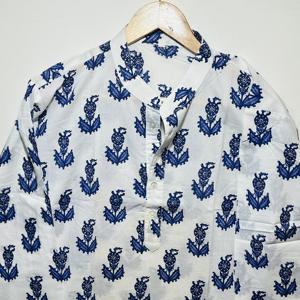 Kurta Elegante de Manga Larga en Azul Oscuro, 100% Algodón, para Hombre |   Kurta Tradicional Refinada con Estampado Floral Hecho a Mano - Product Image 2