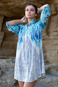 เสื้อเชิ้ตฤดูร้อนสไตล์วินเทจสีน้ำเงินรุ่นใหม่ล่าสุด เป็นมิตรกับสิ่งแวดล้อม ระบายอากาศได้ดี ทรงเอ กระดุมด้านหน้า คอวี ผ้าฝ้าย 100% แขนสามส่วน ลายพิมพ์ - Product Image 2