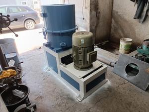 Déchiqueteuse industrielle de feuilles plastiques, moteur, pompe, vérin hydraulique, 440V, 25KW, capacité 50kg/h, écologique - Product Image 2