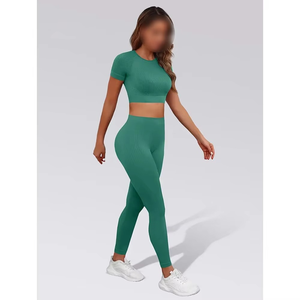 Conjunto Deportivo de 2 Piezas para Yoga, Leggings y Camiseta de Algodón 100% Transpirable de la Más Alta Calidad, Color Verde, Marca Amazing Industries - Product Image 4