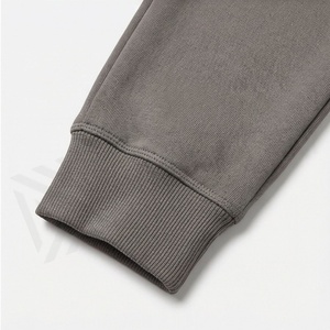 Conjunto Deportivo Unisex Gris con Sudadera con Capucha y Pantalones Jogger, Color Sólido, Cierre con Cordón, 100% Algodón - Product Image 6