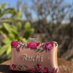 Pochette de soirée rose poudré brodée de fleurs pour femme avec poignée supérieure perlée |   Sac à main élégant et personnalisé pour les mariages - Product Image 2