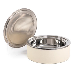 Cacerola de acero inoxidable con un elegante diseño estético que mejora la presentación en la mesa de comedor para los invitados. - Product Image 2