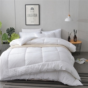 Couette matelassée en polyester blanc, chaude pour l'automne et l'hiver, 75D/36F, lavable en machine, hypoallergénique, housse de couette - Product Image 1