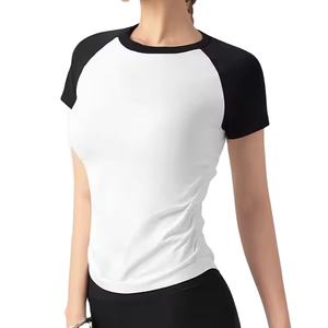 Camisetas raglán transpirables de estilo béisbol de producción OEM para mujer, camisetas de manga raglán en contraste para mujer, camiseta informal de algodón - Product Image 1