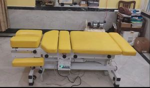 Table de physiothérapie et chiropratique électrique réglable en hauteur de haute qualité avec fonction de flexion et de traction, table manuelle à abaissement - Product Image 4
