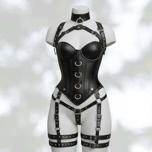Corset en cuir pour femme avec harnais et jarretelles, fermeture à agrafes, gaine sculptante à maintien ferme, style adulte - Product Image 1