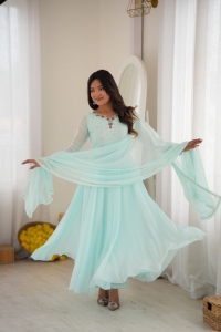 Nouvelle Robe Longue Slim Fit en Georgette Fox à Séchage Rapide pour Fête Hiver/Été avec Ensemble Dupatta et Bas de Robe – Mode Ethnique Féminine - Product Image 4