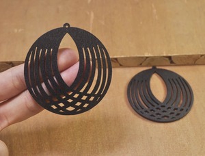 Boucles d'oreilles en bois FBA, vente chaude, boucles d'oreilles en bois artisanales, boucles d'oreilles en bois transparentes, logo personnalisé, vente en gros d'usine, boucles d'oreilles en bois - Product Image 6