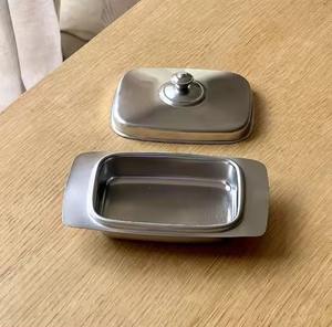 Contenedor de metal para mantequilla con tapa para la mesa de comedor. - Product Image 6