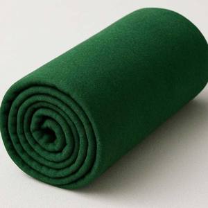 Fabricante de Ropa Personalizada, Chaqueta Acolchada Verde de Invierno para Hombre con Capucha, Logotipo Personalizado y Tela de Poliéster/Nailon - Product Image 6