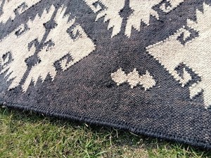 Tapis de salon rectangulaire en laine écologique, fait main, tufté à la main, motif géométrique, style Kilim, à poils moyens, facile d'entretien, par Krafterscustom - Product Image 2